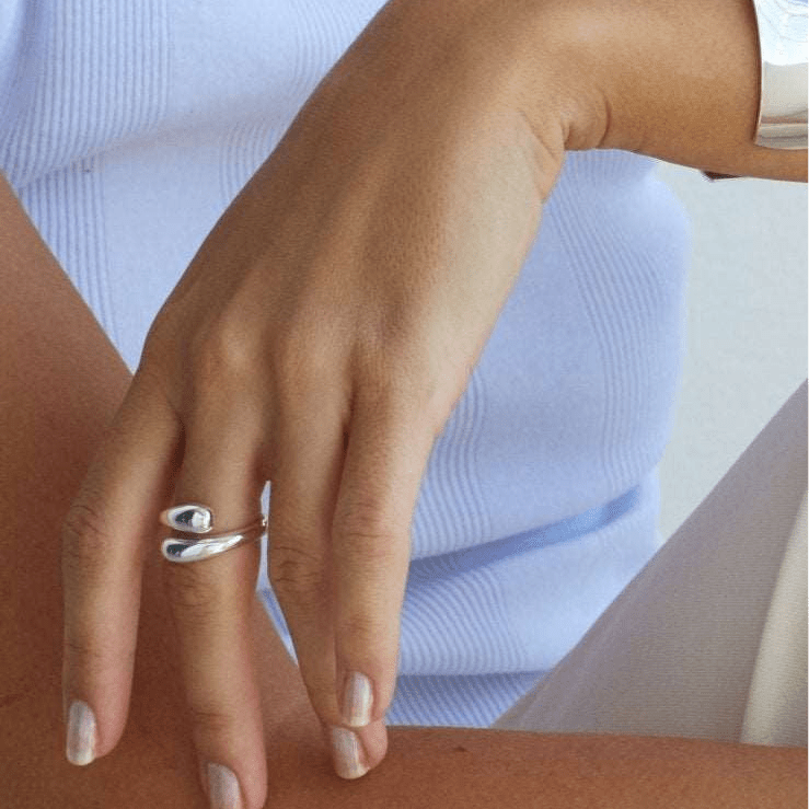 Hug Ring in Sterling Silver