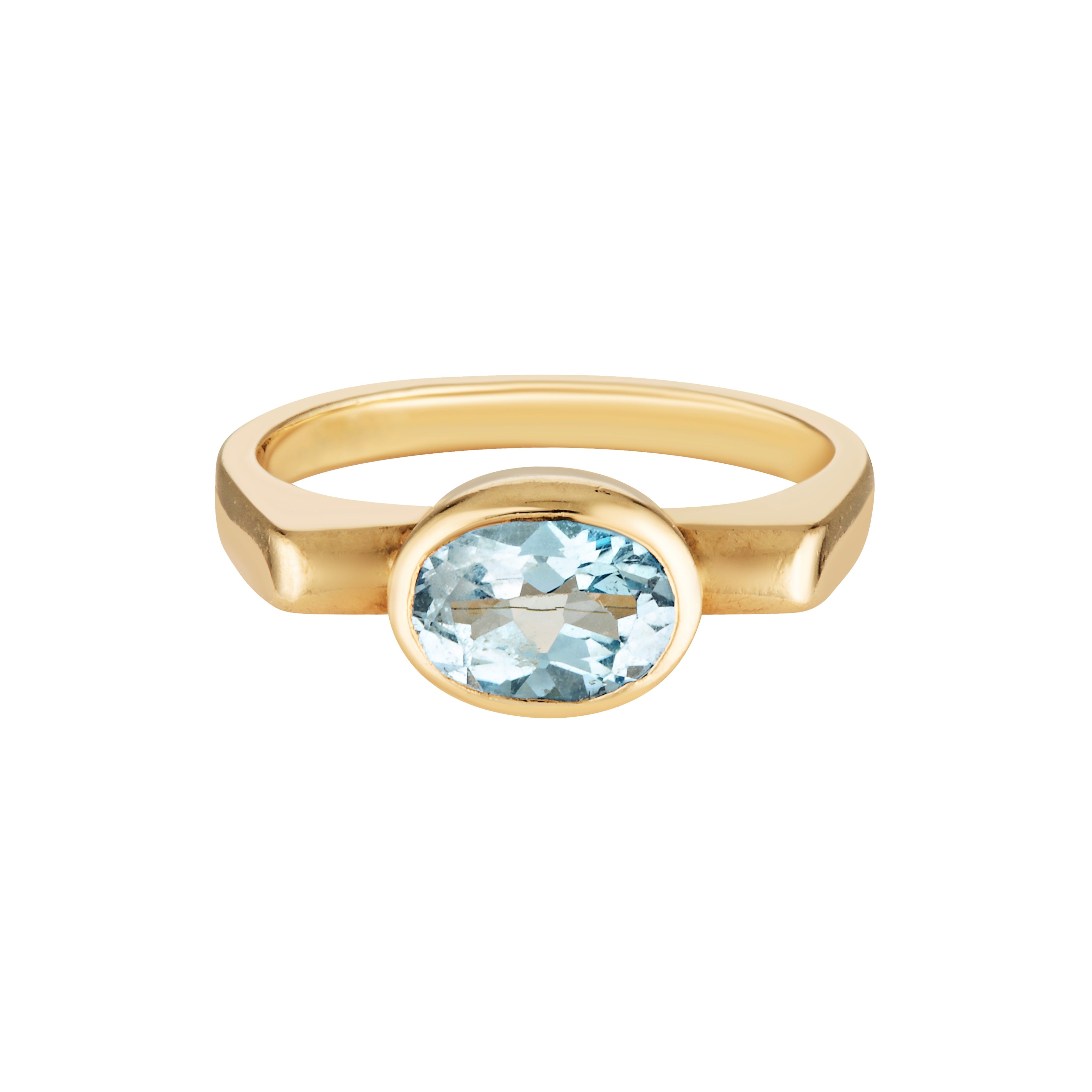 Pale blue Aquamarine ring in solid 9kt gold