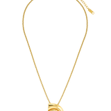 Shell shaped pendant necklace 